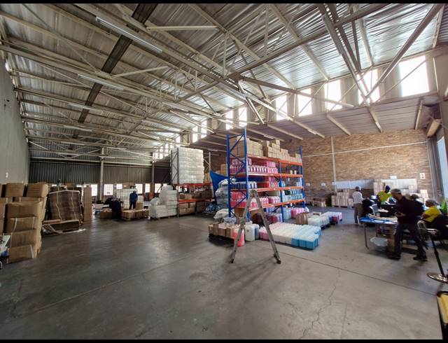 602M² WAREHOUSE TO LET IN JET PARK